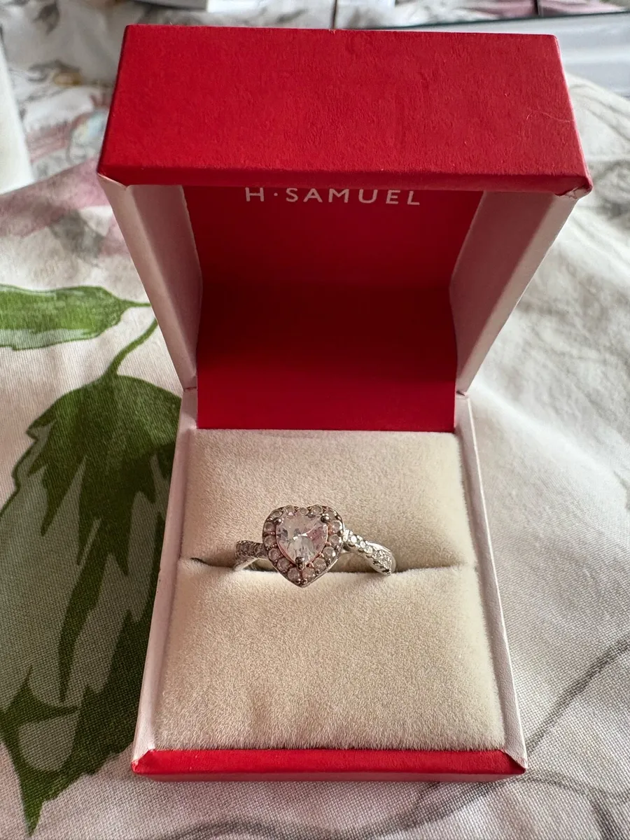 Silver ring - Image 1