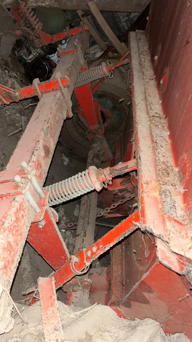 Automatic potato planter - Image 3