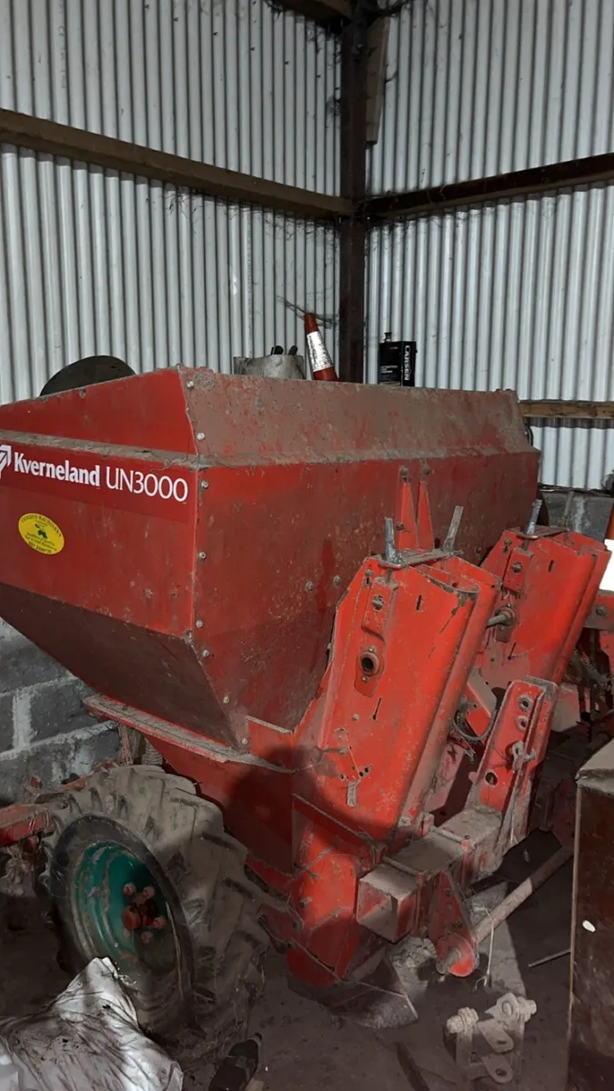 Automatic potato planter - Image 1