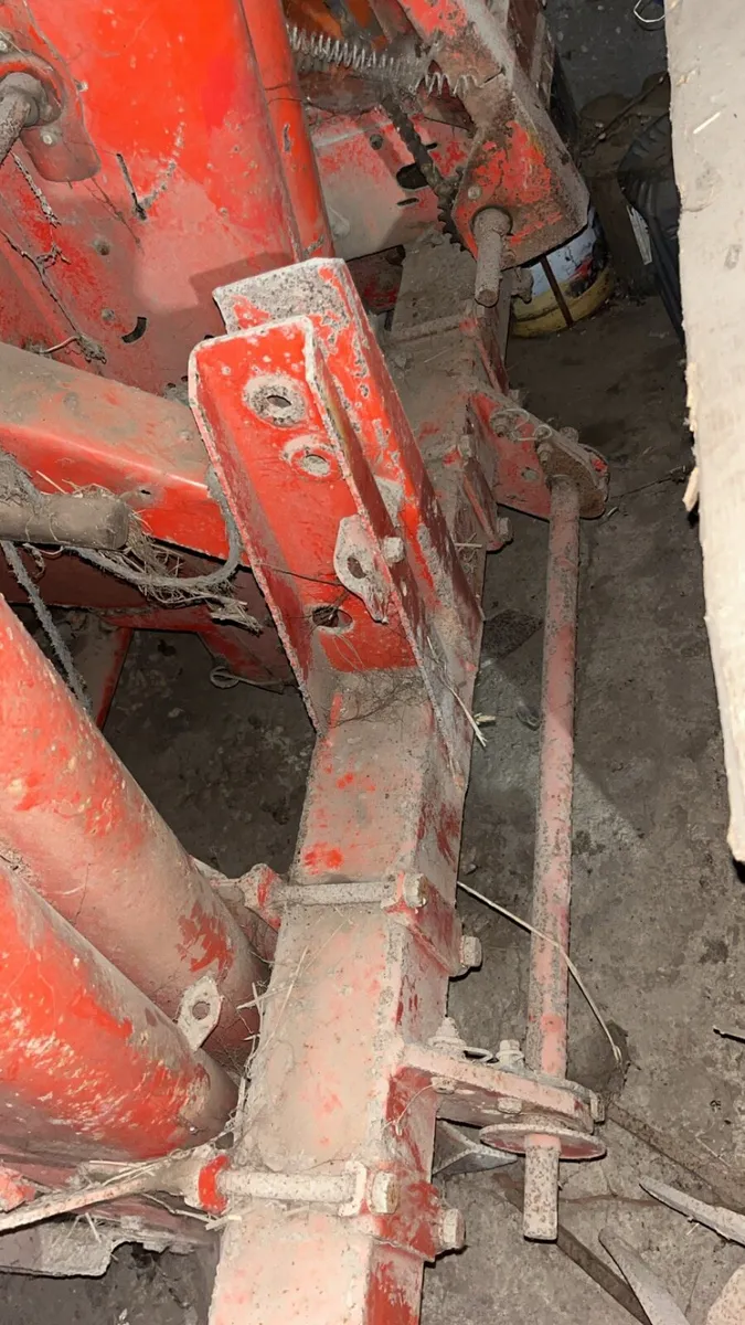 Automatic potato planter - Image 2