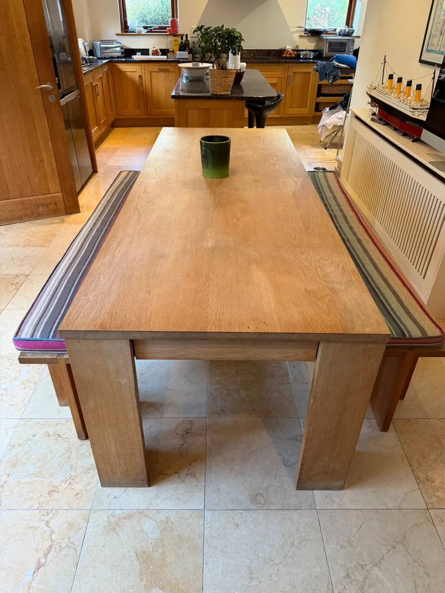Conran solid oak table and benches - Image 1
