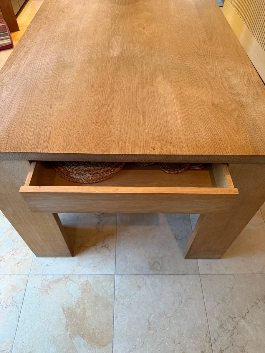 Conran solid oak table and benches - Image 4