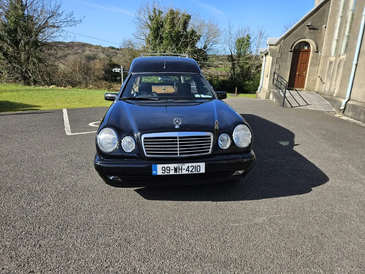 Mercedes-Benz E-Class 1999 - Image 1
