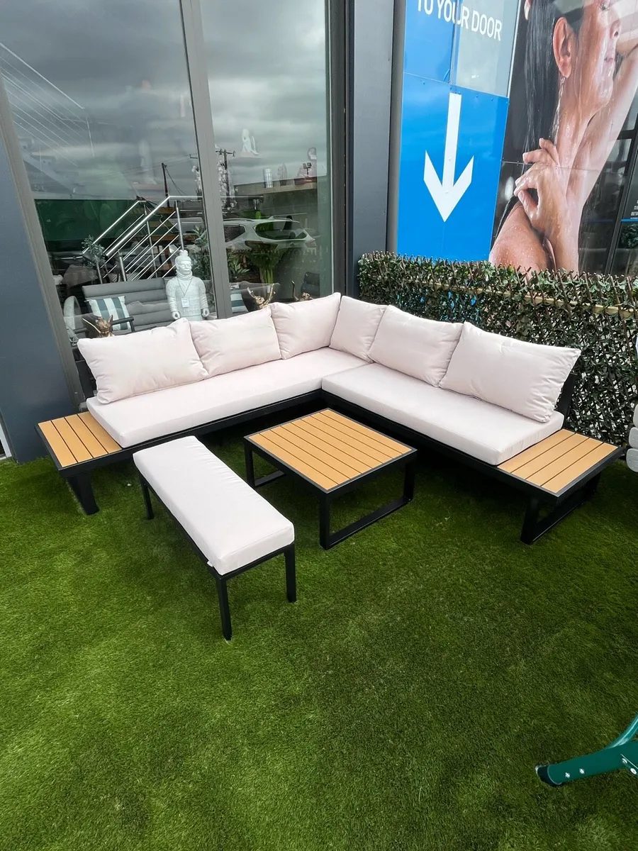 Amalfi Corner Lounge Set