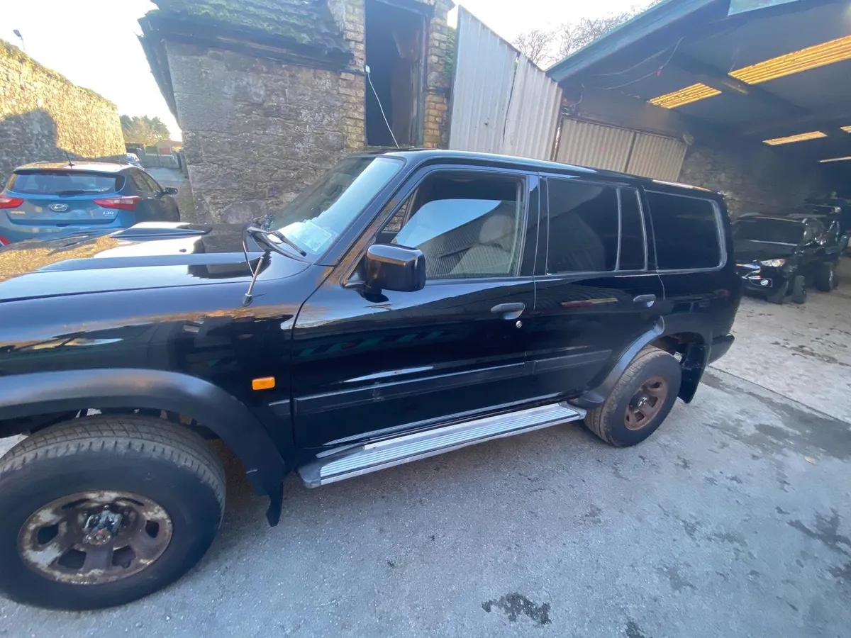 2001 Nissan Patrol 3.0 Manual - Image 3