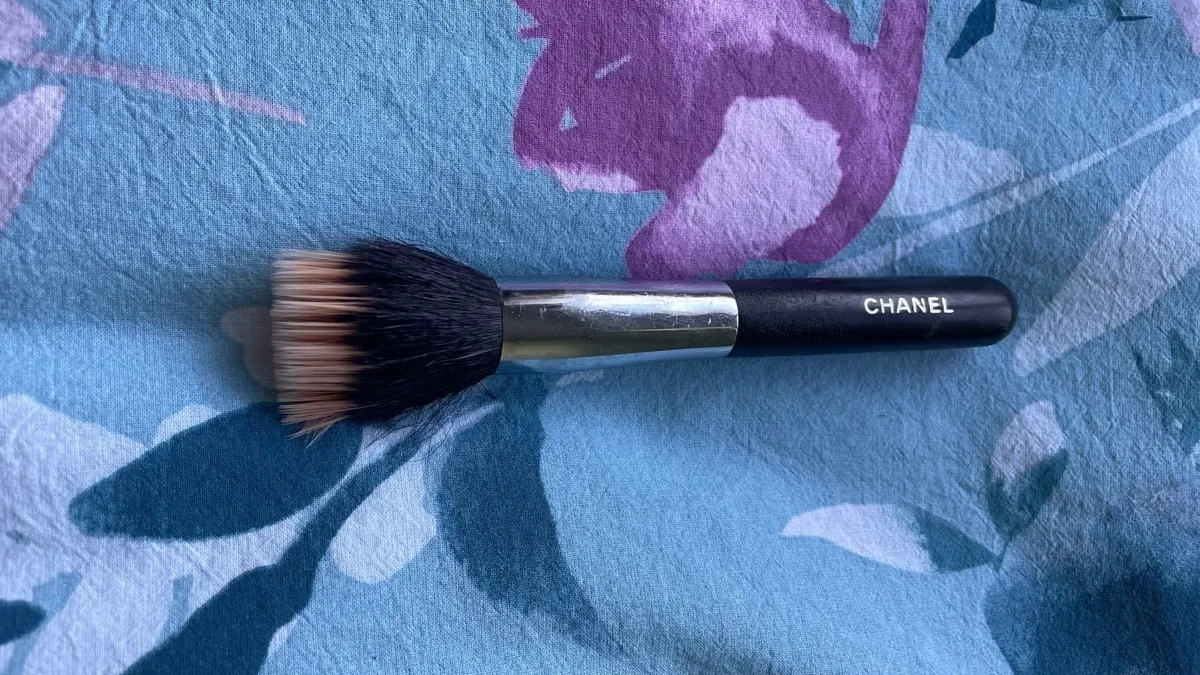 Chanel brush - Image 1