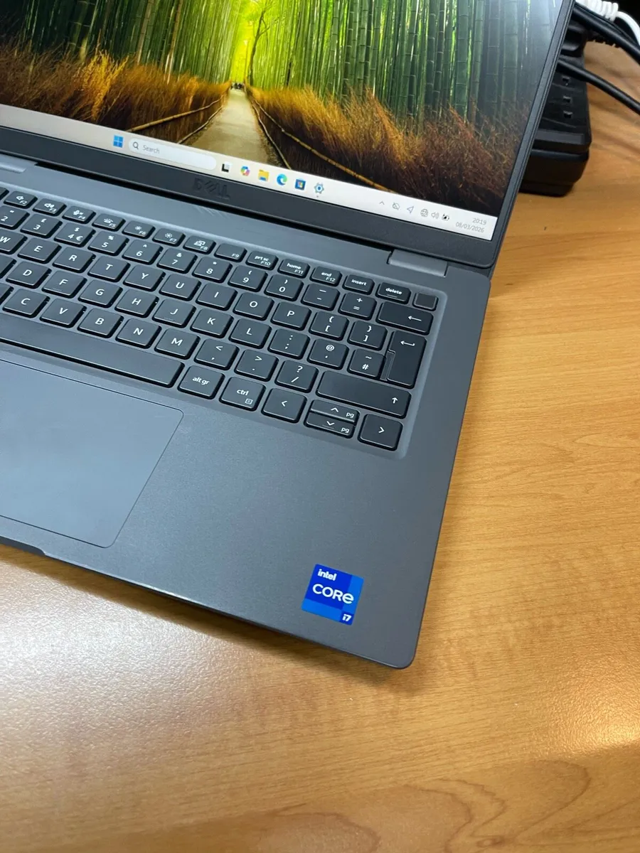 Dell Laptop i7 pro 16/512 Windows 11 pro - Image 2