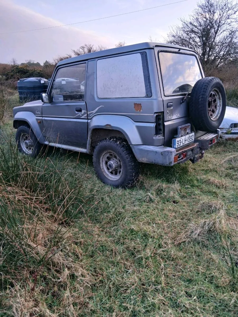 1993 daihatsu fourtrak 2.8 SE - Image 2