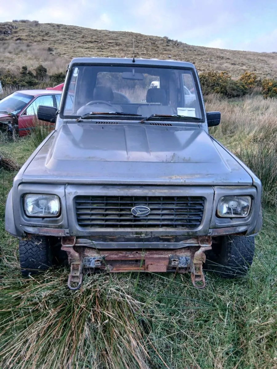 1993 daihatsu fourtrak 2.8 SE (jap import) - Image 1
