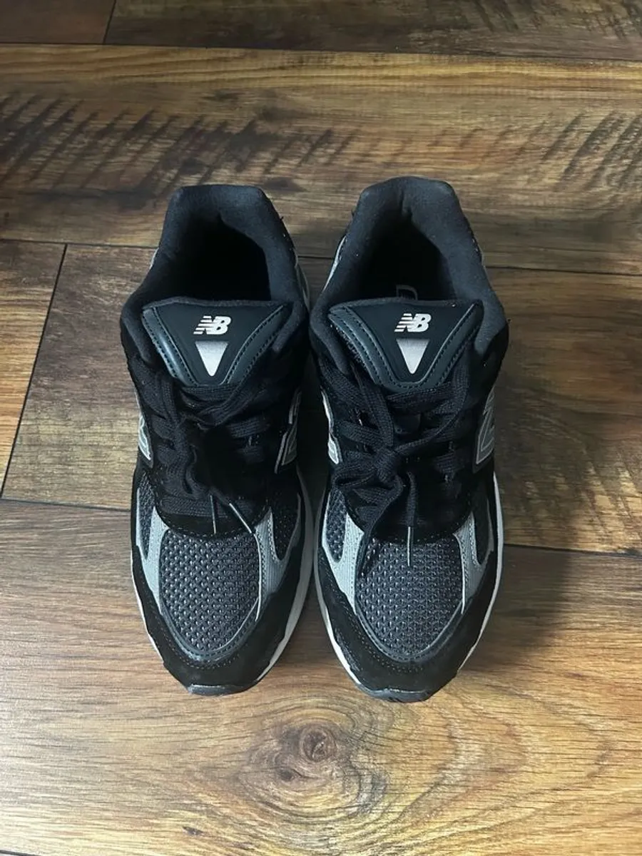 New Balance 2010 Size 8 - Image 4