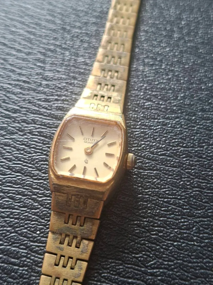 Lovely Vintage 1980's Ladie's Citizen Gold Watch - Image 2