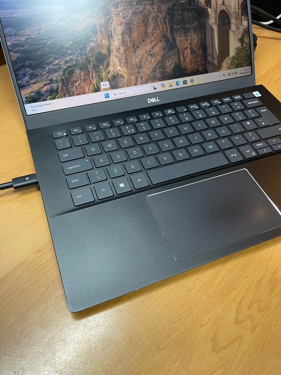 Dell laptop i5 pro 10gen 8/256 Windows 11 pro - Image 3