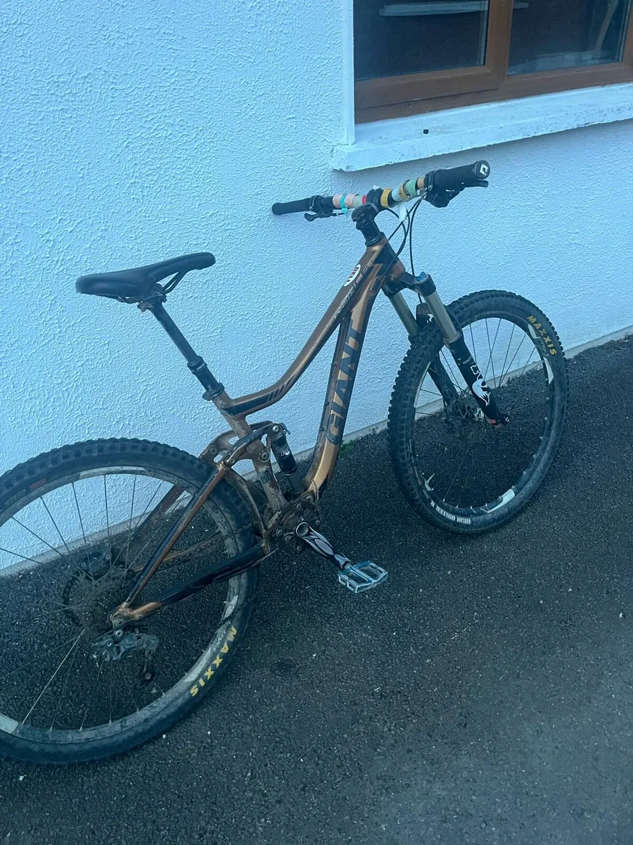 Giant full suspension bike - Image 1