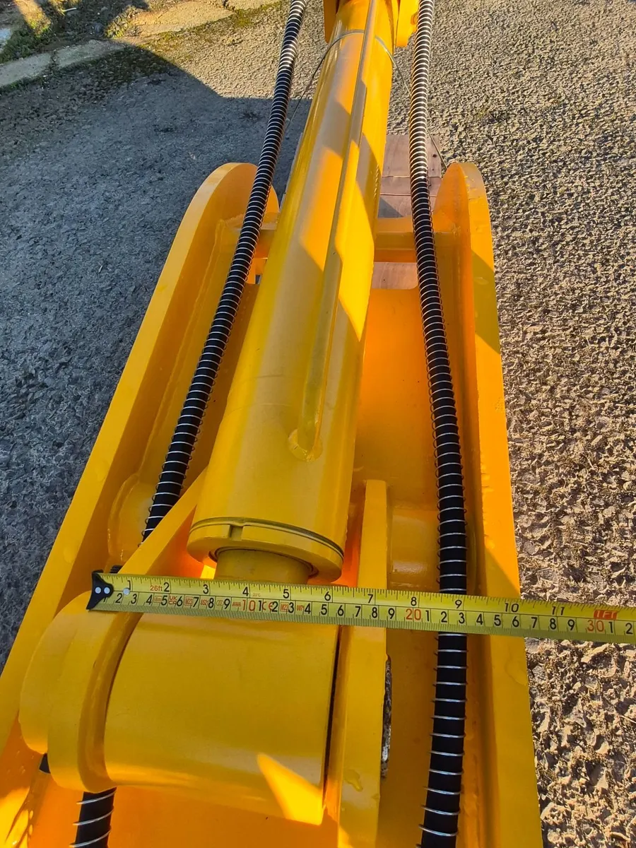 Digger thumb 15-22 ton digger - Image 4