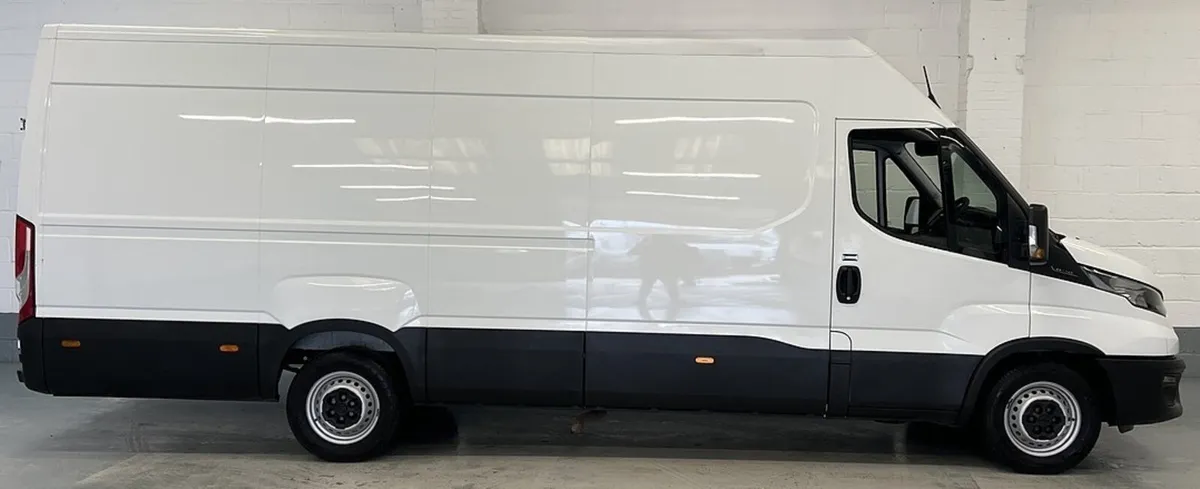 2024 Iveco Daily Panel Van - Image 2