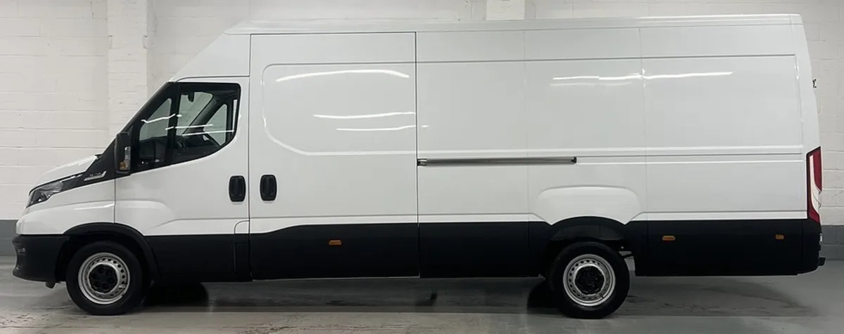 2024 Iveco Daily Panel Van - Image 2