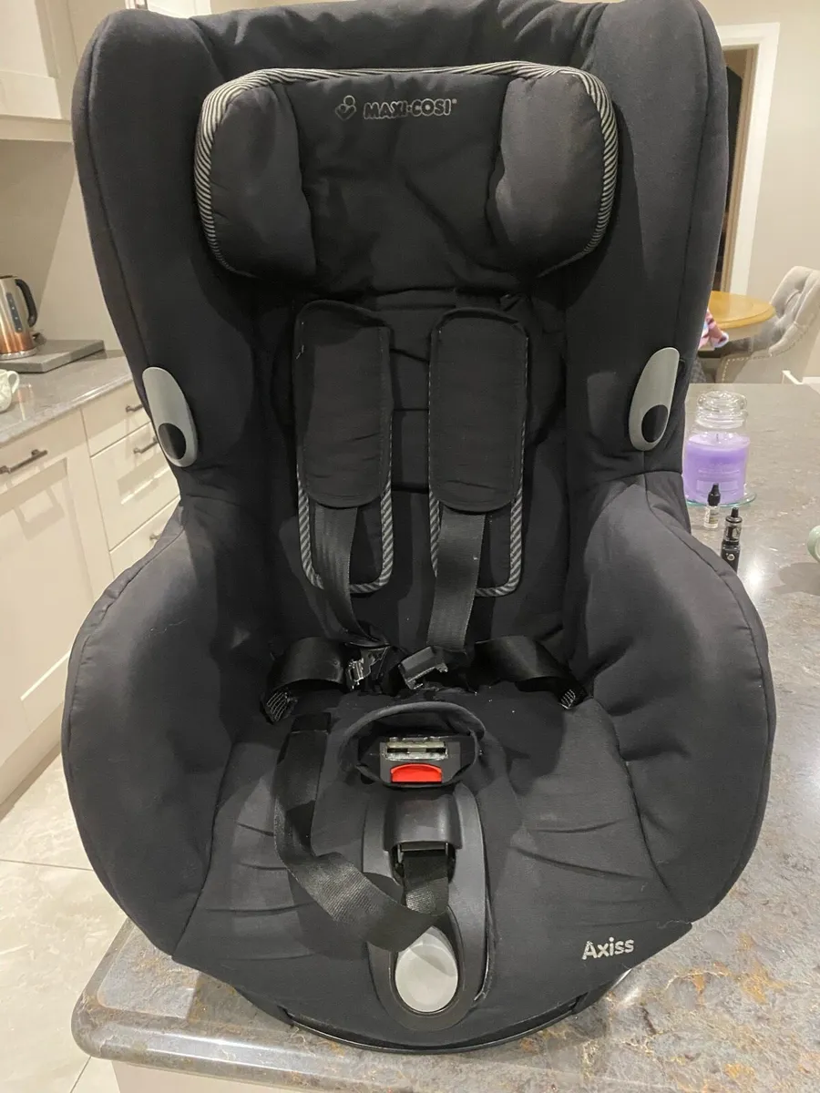 Toddlers maxi-cosi  car seat - Image 1