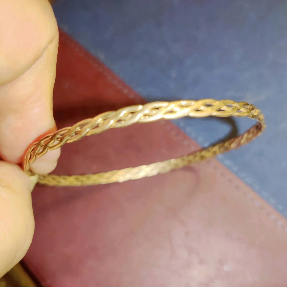 CELTIC KELLS, 9CT SOLID Gold 9"Wide 5.40g Bangle! - Image 2
