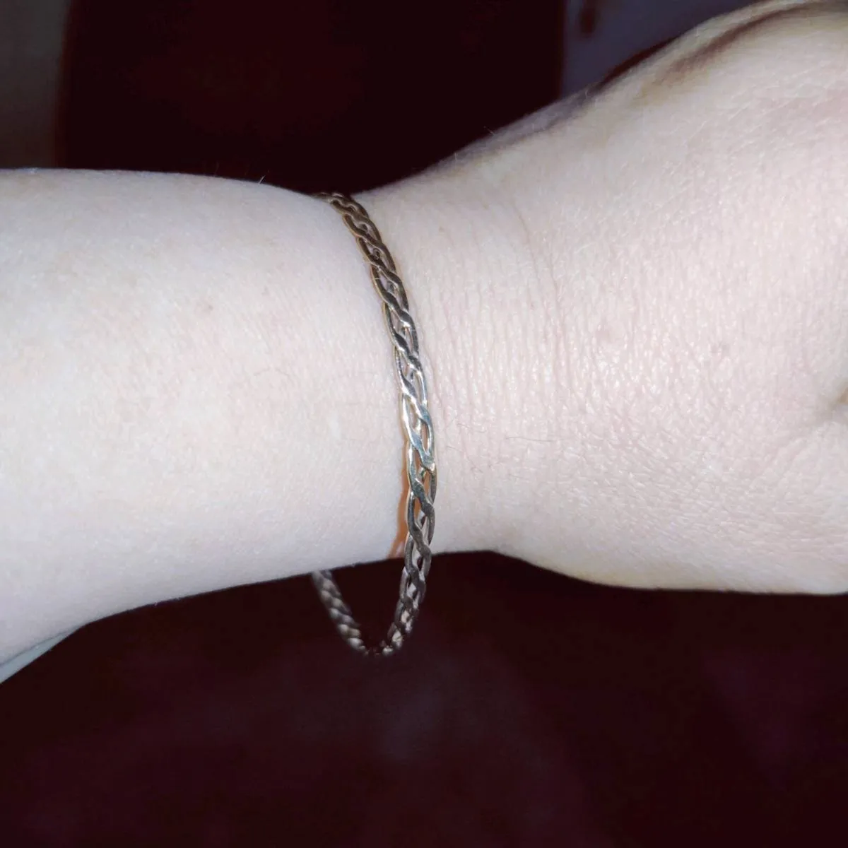 CELTIC KELLS, 9CT SOLID Gold 9"Wide 5.40g Bangle! - Image 4