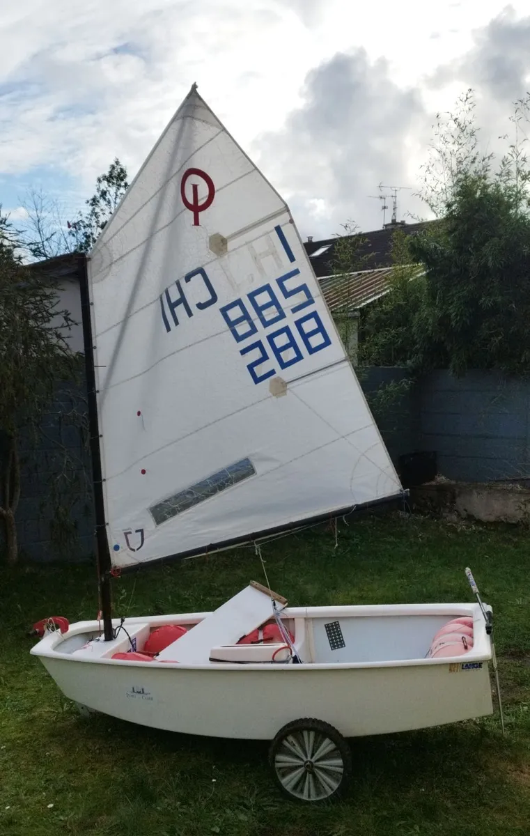 Optimist sailing dinghy - Image 1