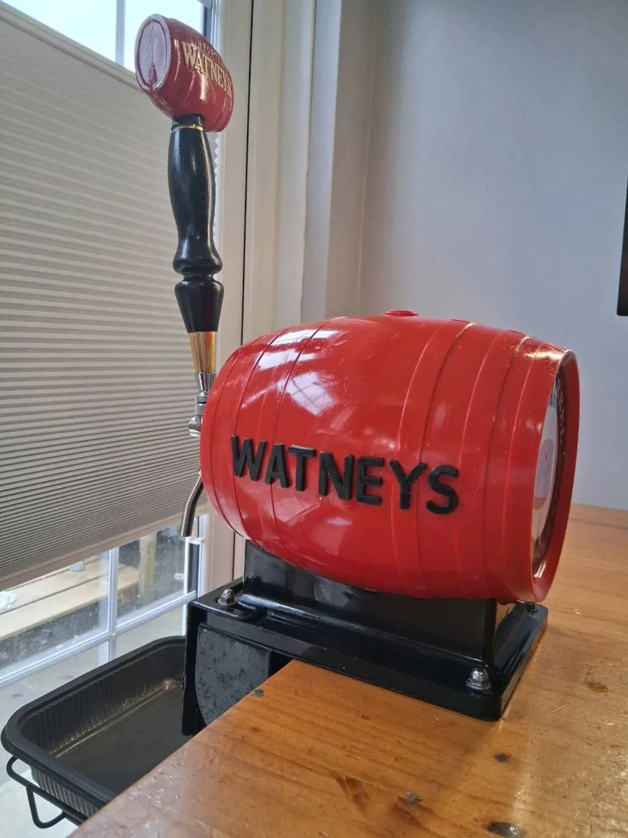 1966 WATNEYS RED BARREL PUMP - Image 3