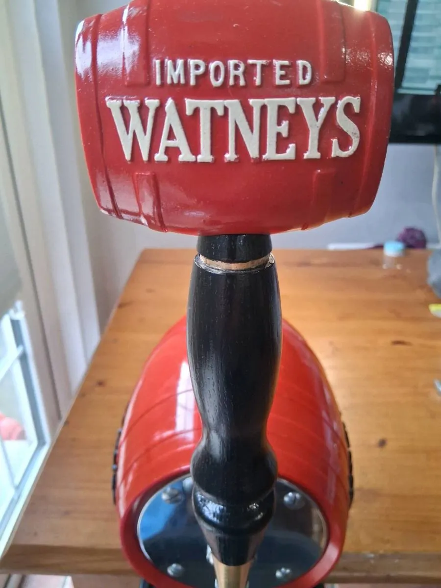 1966 WATNEYS RED BARREL PUMP - Image 4