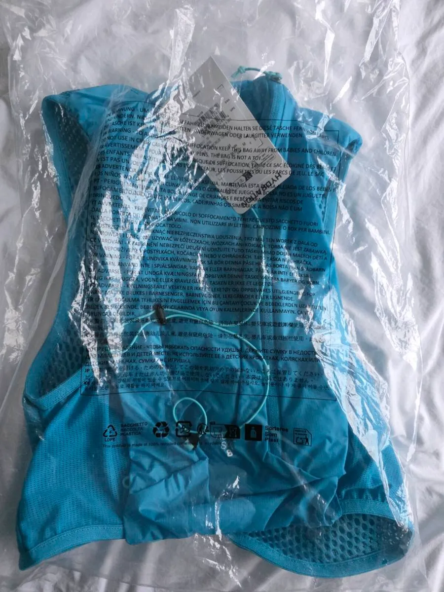 Solomon Active Skin 8 litre Hydration Vest. - Image 1