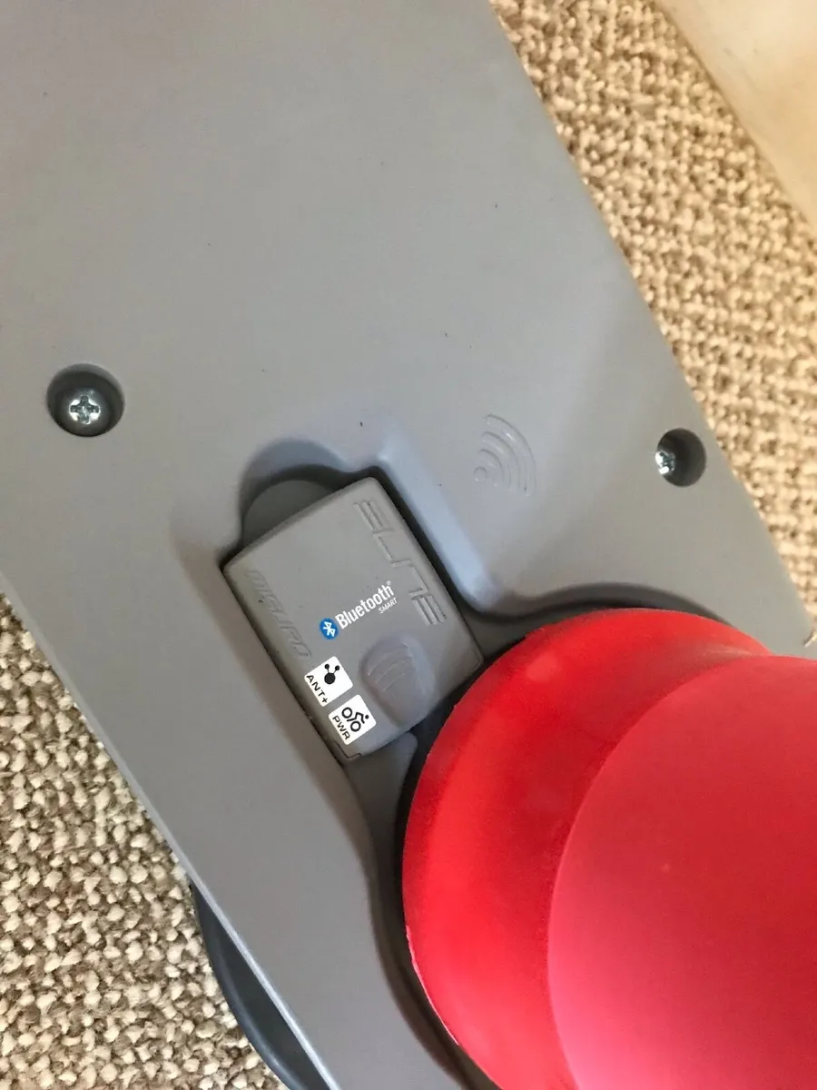 Elite Magnetic Bike Rollers with Bluetooth - Image 3