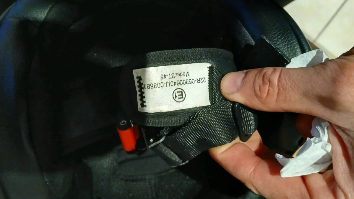 Motorbike Helmet - Image 4