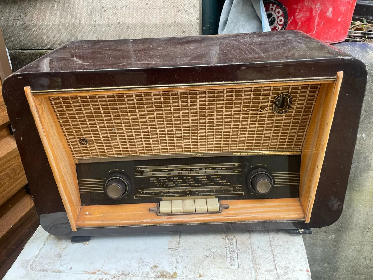 Vintage radios - Image 1