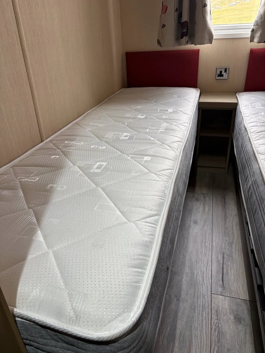 2 single beds for a mobile - Image 2