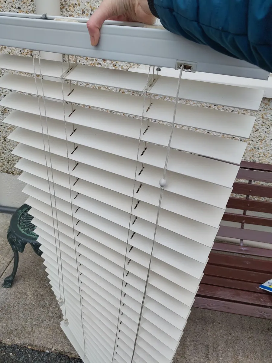 Three-part wooden venetian blind - Image 2