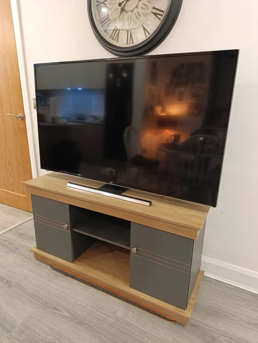 JVC smart fire TV - Image 2