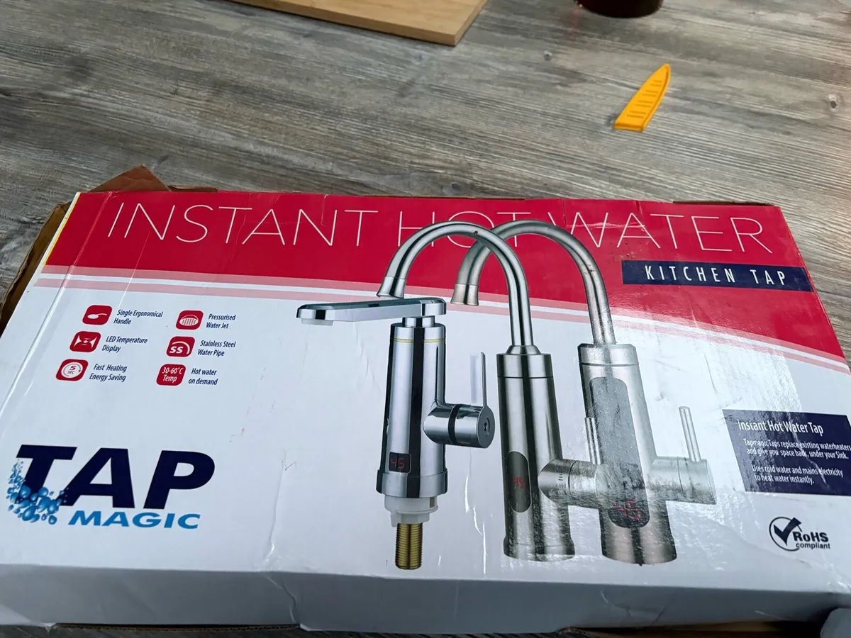 Kitchen taps - Image 1