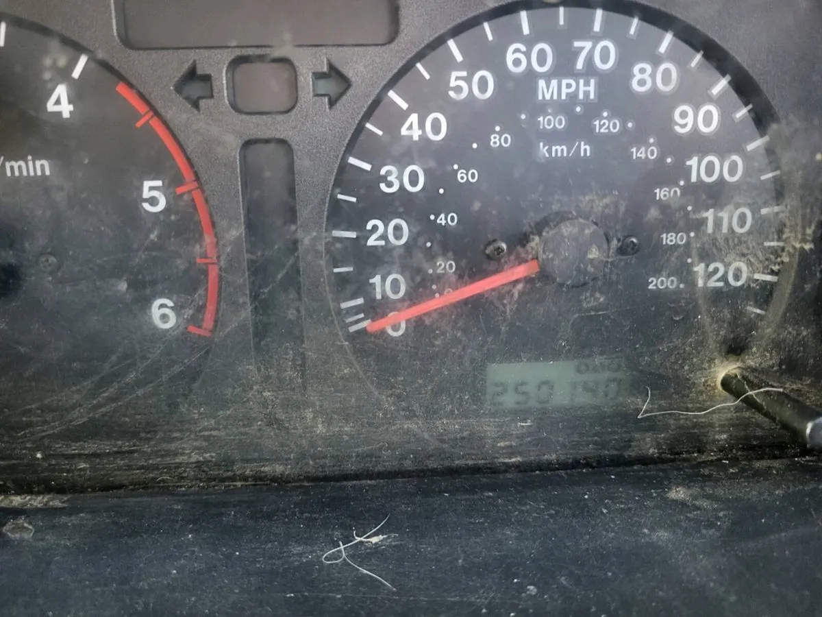 Isuzu Trooper - Image 3