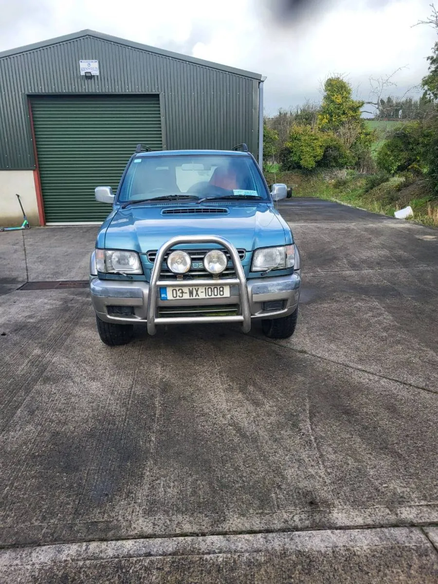Isuzu Trooper - Image 1