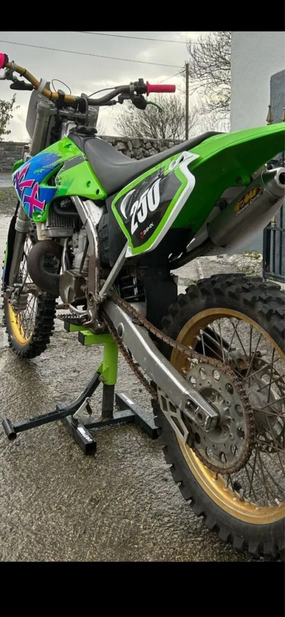 2005 kawasaki 250 cc 2 stroke - Image 4