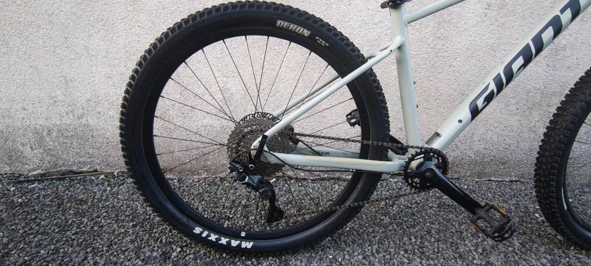 Giant Talon Mountain Bike - Image 4