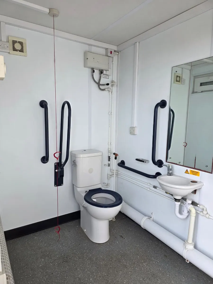 Antivandal toilet cabin - Image 1