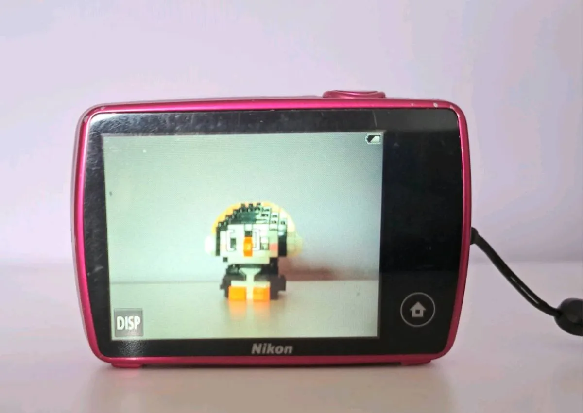 Nikon Coolpix S01 - Image 2