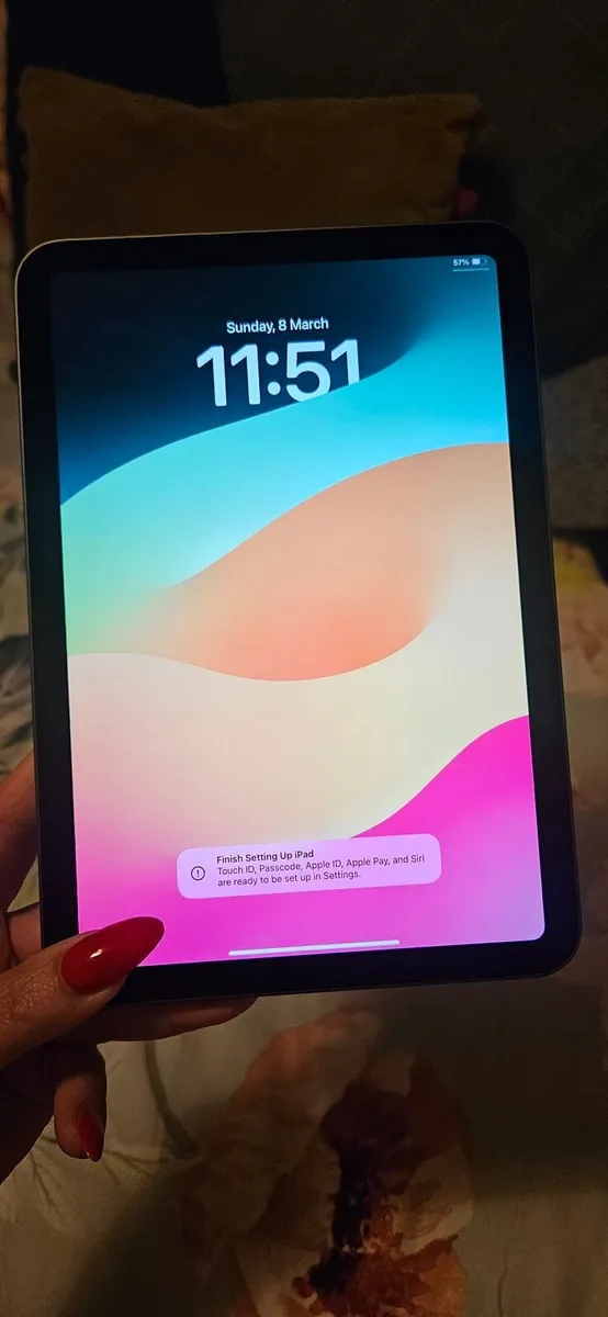 iPad mini 6th Gen 64GB - Image 1