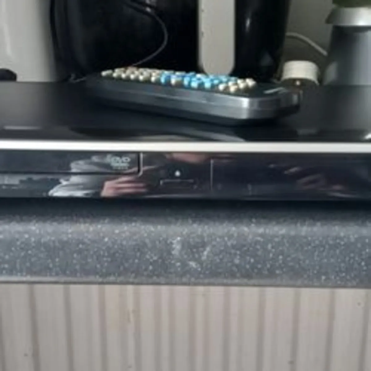 Toshiba DVD/CD/USB Player with remote & DVD's - Image 4