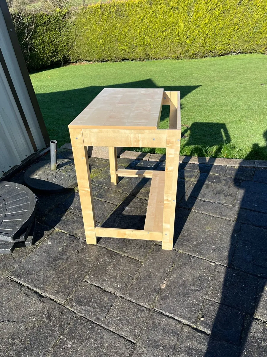 Bookcase & desk - Image 1