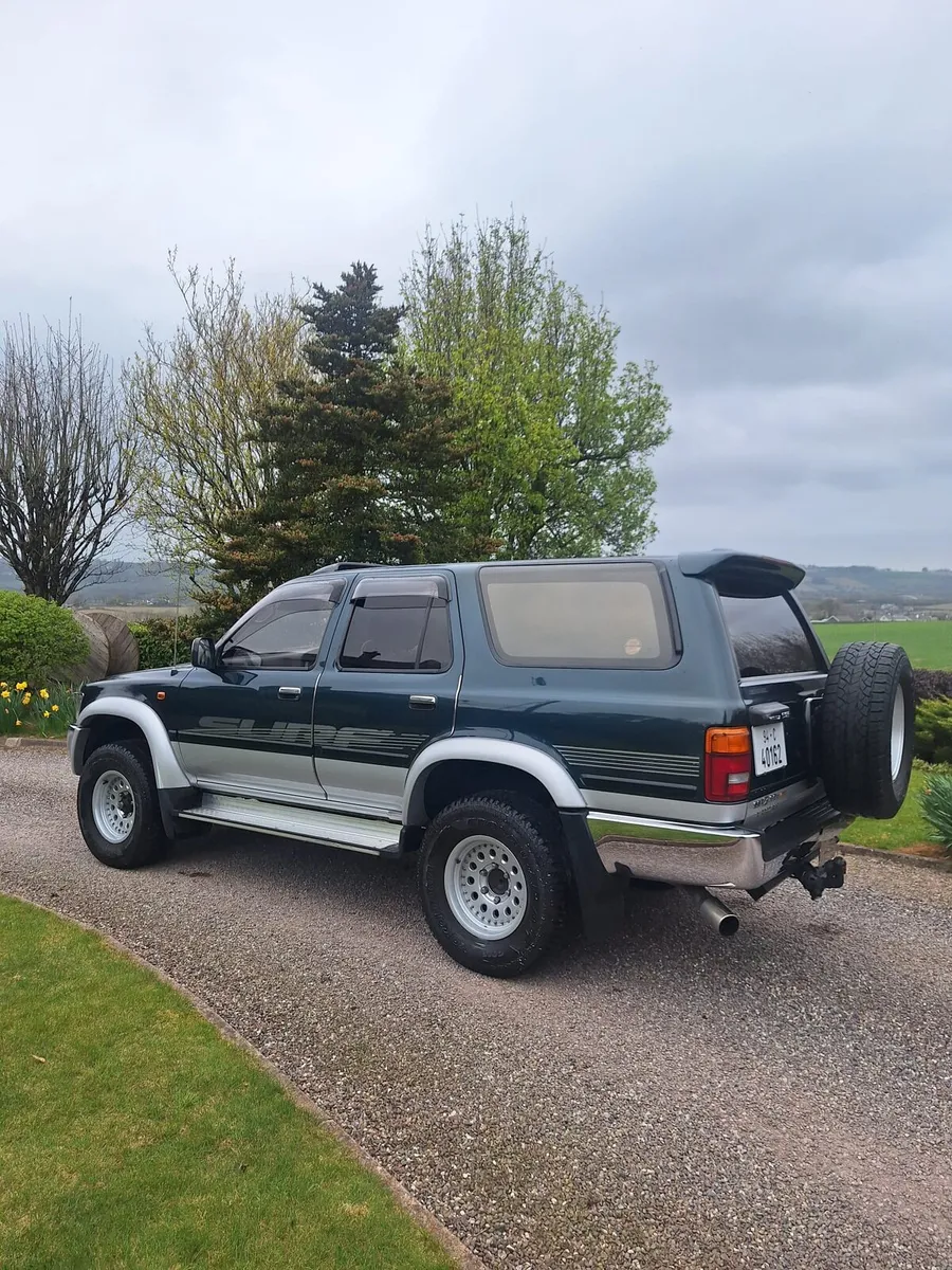 TOYOTA HILUX SURF - Image 2