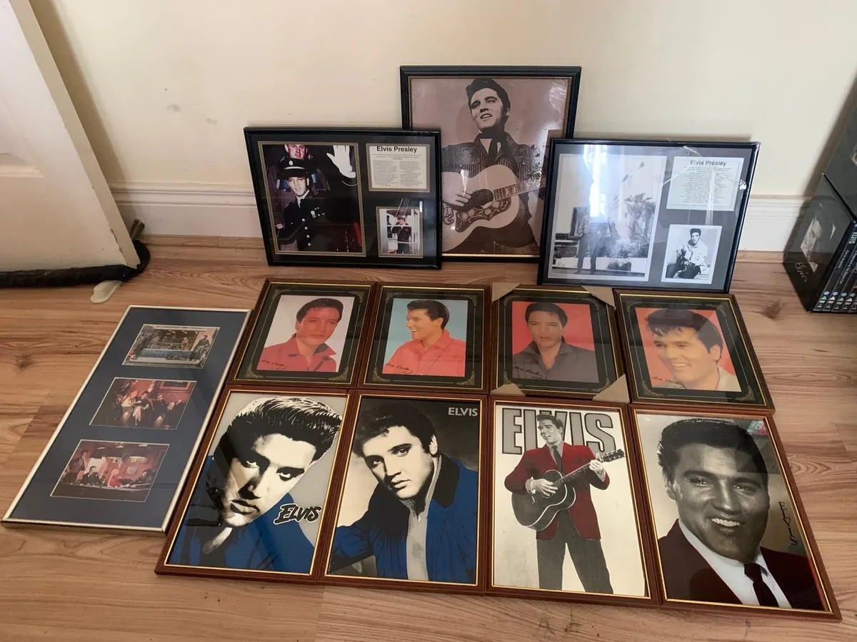 Set of 12 x Framed Elvis Presley Pictures - Image 1