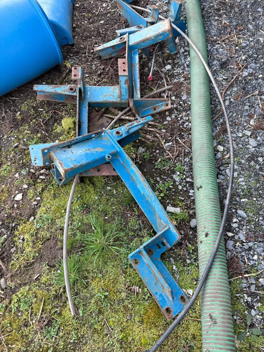 Tanco Loader brackets. Ford - Image 3