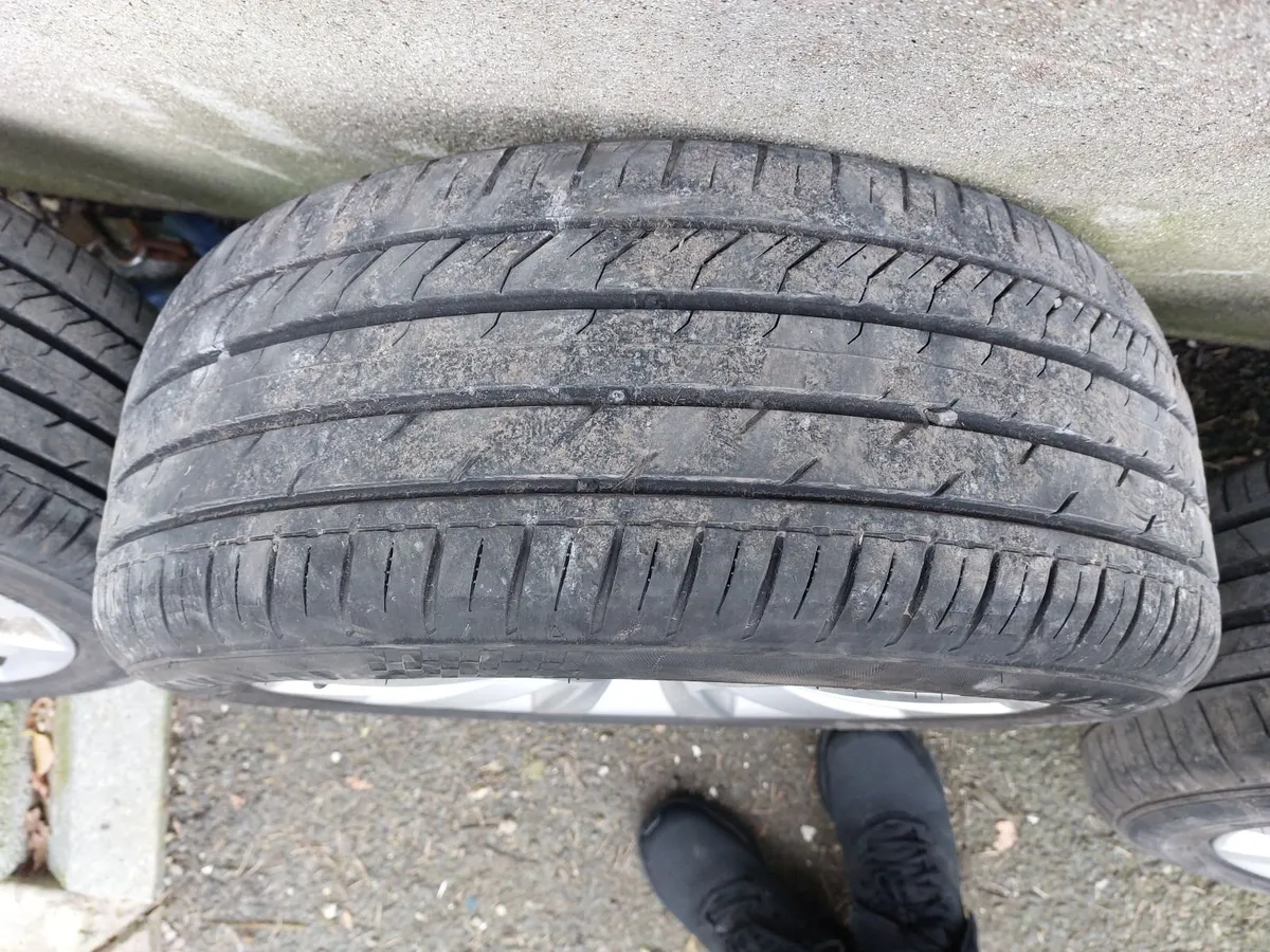VW 17" ALLOYS and Tyres - Image 4