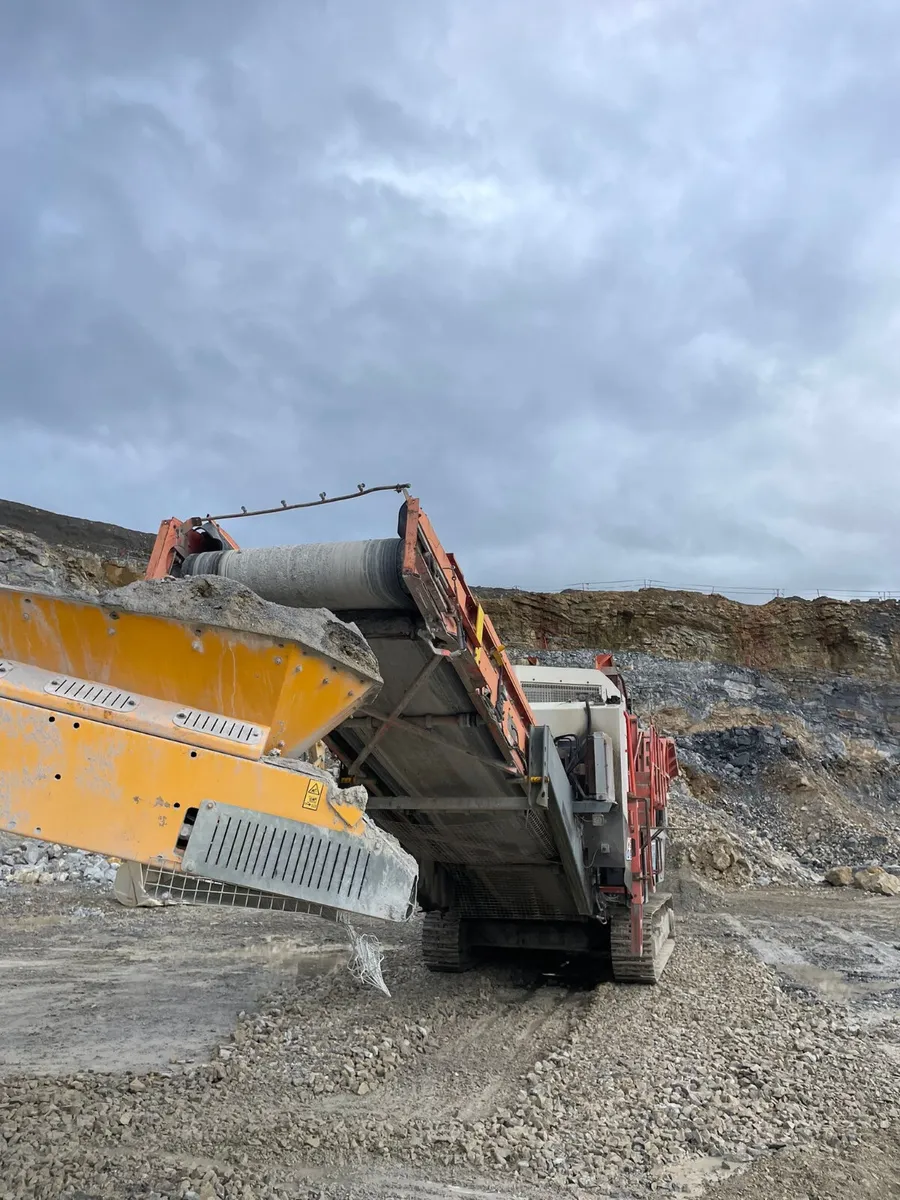Sandvik uh440i cone crusher - Image 4