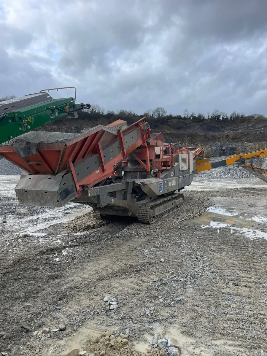 Sandvik uh440i cone crusher - Image 2