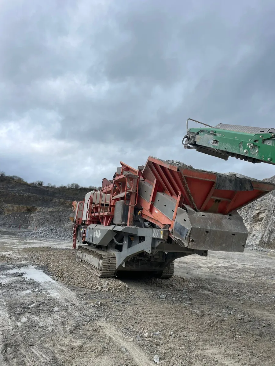 Sandvik uh440i cone crusher - Image 3